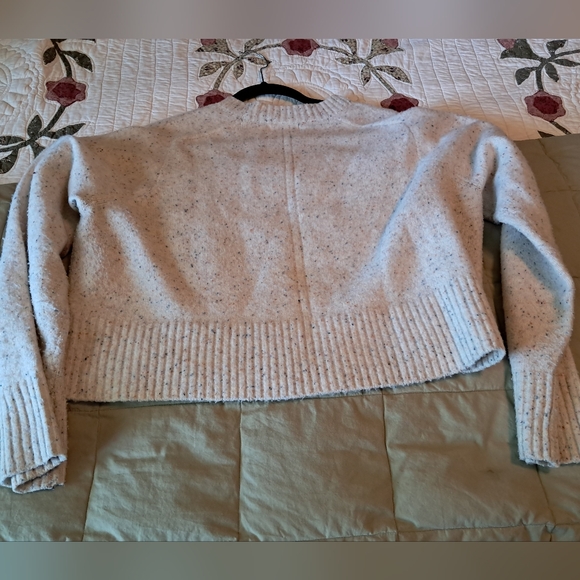 Universal Thread Women's Cream Color Crewneck Sweater XL - Picture 6 of 7